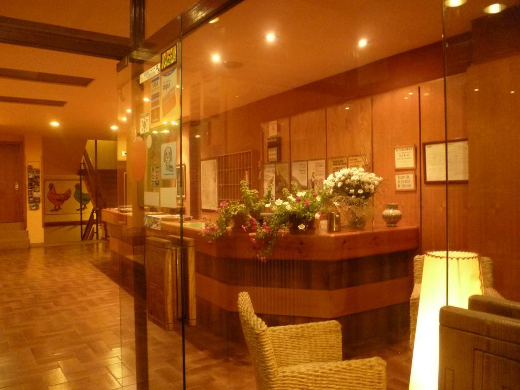 Hotel Pradas Jaca Exteriér fotografie